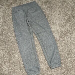 •Lvivva (lululemon kids) sweatpants•​